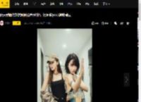 张天爱晒与刘恋贴贴合影秀友情 摆同款pose趣味横生