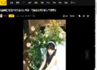 程潇穿白色包臀裙勾勒曼妙身姿！与鲜花合影秒变氧气感美女