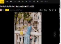 迪丽热巴参加巴黎时装周！穿蓝色无袖花朵套裙似真人芭比